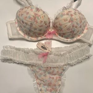 Victoria’s Secret bra & panty set